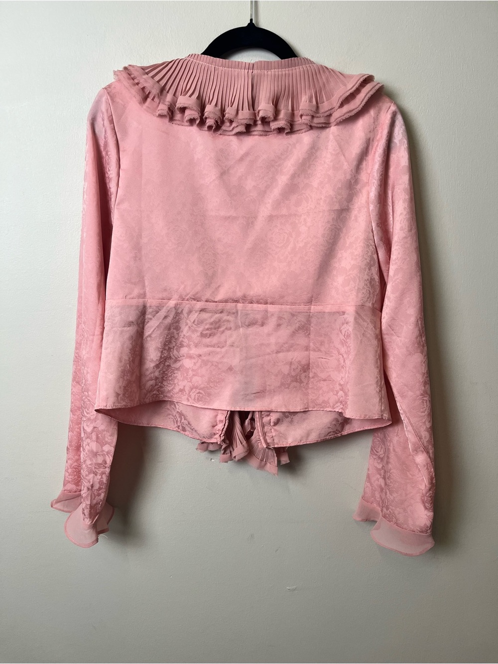 En Saison Women's Pink Ruffle V-Neck Tie Front Blouse - Picture 5 of 5